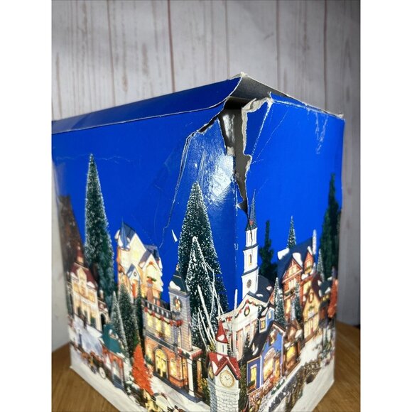 Heartland Valley Village Deluxe porcelain lighted House...